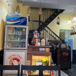 Cơm Gà Bà Nguyệt Dentro