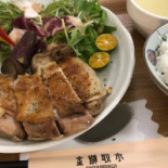 Jīn Shī Qǔ Shuǐ Cafe Brunch Comida