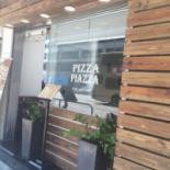 Pizza Piazza Exterior