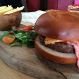 Pear Tree Comida
