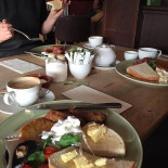 Pear Tree Comida
