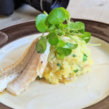 Pear Tree Comida