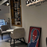 Dark Lab Cafe Dentro