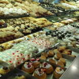 Cross Cafe Shí Zì Bīng Shì Dentro