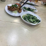 Xīn Yuán Xìng Shāo Là Chá Cān Tīng New Yuen Hing Roasted Meat Bebida