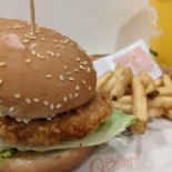 Q Burger Yonghe Xinyi Comida