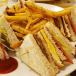 Q Burger Yonghe Xinyi Comida