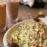 Róng Fā Shāo Wèi Chá Cān Tīng Comida