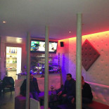 Dark Lab Cafe Dentro