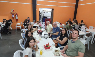 Xīn Yuán Xìng Shāo Là Chá Cān Tīng New Yuen Hing Roasted Meat Bebida