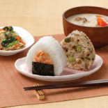 Huá Yù Jié Hana Musubi, Měi Lì Huá Yī Qī Comida