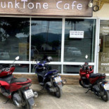 Plunktone Exterior