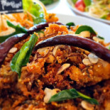 Chom-lay Comida