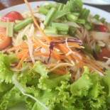Chom-lay Comida