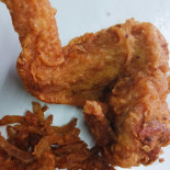 ไก่ทอดน้องมุก Comida