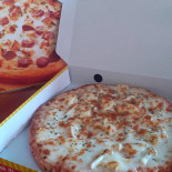 Pizza Table 8 Comida