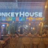 Monkey's Tale Cafe Dentro