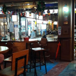 Baba Mac's Dentro