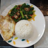 ร้าน เจ๊แตงตามสั่งรสเลิศ ดินแดง Comida
