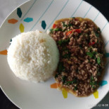 ร้าน เจ๊แตงตามสั่งรสเลิศ ดินแดง Comida