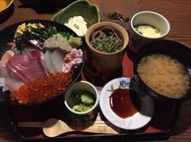 Hé Shí Jū Jiǔ Wū Xún Mén Mǐ Zi Běn Diàn Comida