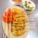 สะเต๊ะเมืองพังงาคุณทิพย์ Comida