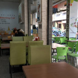 Hong Ya Hamburger Dentro