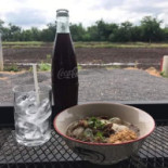 ร้านตู้ก๋วยเตี๋ยวหลังเขา By ยายฝ้าย Comida