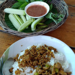 ครัวยายแหลม Comida