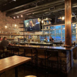 Blatt Beer Table N 12th St Dentro