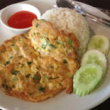 ข้าวไข่เจียวส่งฟรี ม พะเยา Comida