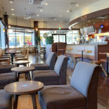 Tully's Coffee Dentro