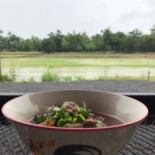 ร้านตู้ก๋วยเตี๋ยวหลังเขา By ยายฝ้าย Comida