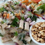 เล็กแหนมเนือง Comida