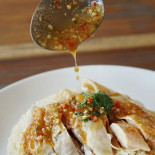 ข้าวมันไก่ แม่ละเอียด คลองข่อย Comida