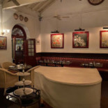 Royal Dentro