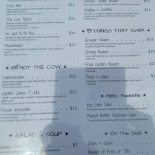 The Tipsy Cow And Grill Dentro