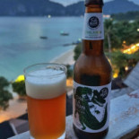 Phi Phi The Beach Resort พีพีอันดามันบีชรีสอร์ท Comida