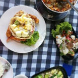Alive ชีวิต ชีวา Comida