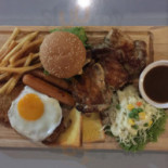 สเต็กลุงตุ้ย Comida