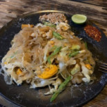 ลาบร้อยเอ็ด Comida
