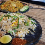 ลาบร้อยเอ็ด Comida