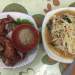 Yī Lóng Gé Wān Shào Zú Fēng Wèi Cān Tīng Comida