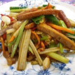 Dōng Shì Niú Jià Zhuāng Comida
