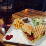 Freaks CafÉ Bistro Yǐn Kè Cān Jiǔ Guǎn Comida