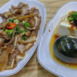 Míng Jì Niú Ròu Miàn Zhēng Jiǎo Hòu Lǐ Diàn Dentro