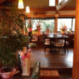 みどりの Sēn のカフェ もくもく Dentro