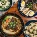 Lóu Xià Hóng Shāo Miàn Diàn Comida