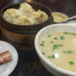 Yàn Chūn Jiǔ Lóu Rén Mín Jiē Diàn Comida