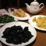 Chuán Gē Yú Shuǐ Jiǎo Zhèng Yáng Lù Diàn Comida